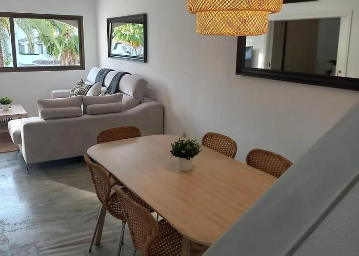 Golden Penthouse, Elviria, شقة ماربيا