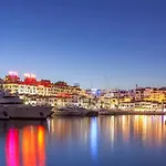 Golden Penthouse, Elviria, *